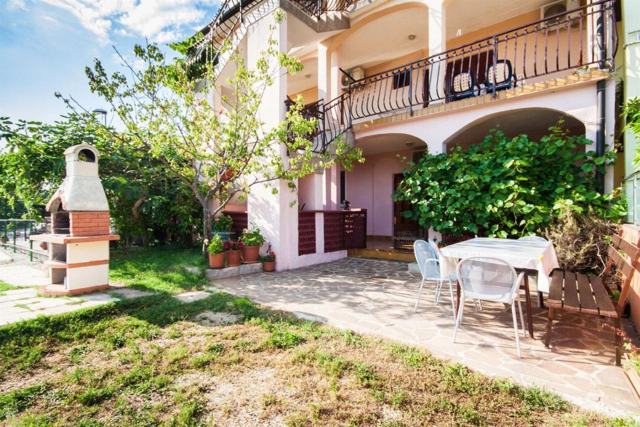 Apartments Dara Умаг Экстерьер фото