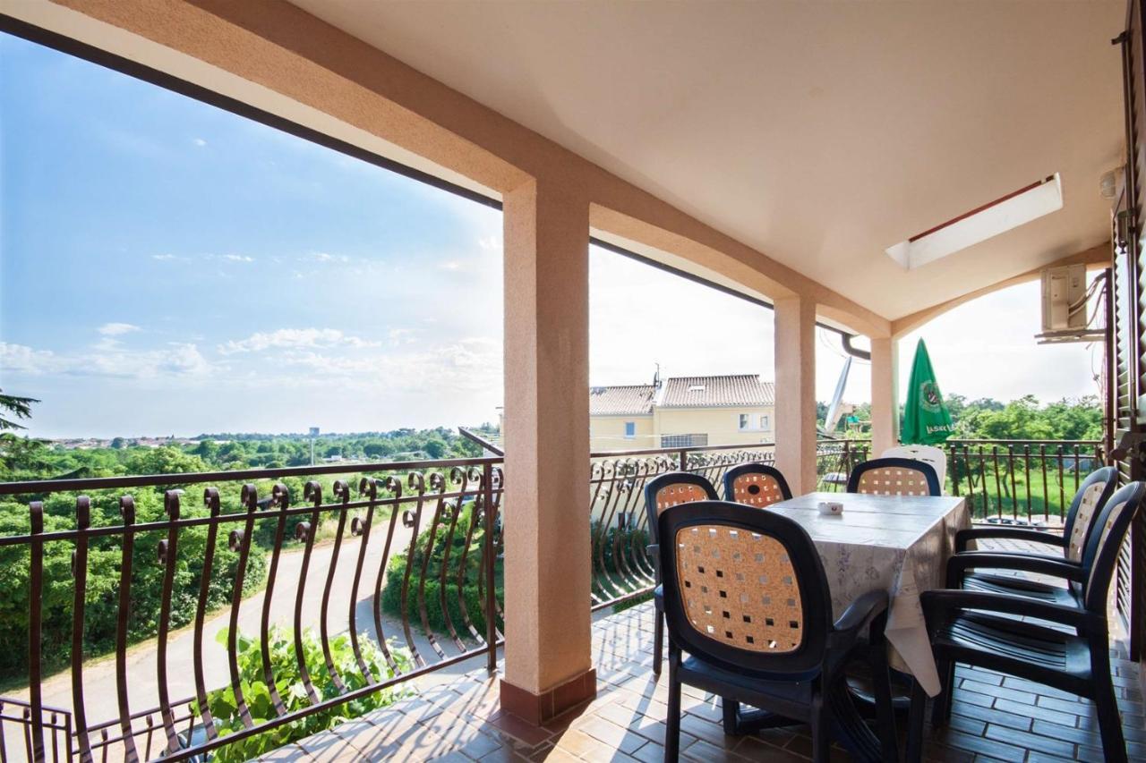 Apartments Dara Умаг Экстерьер фото